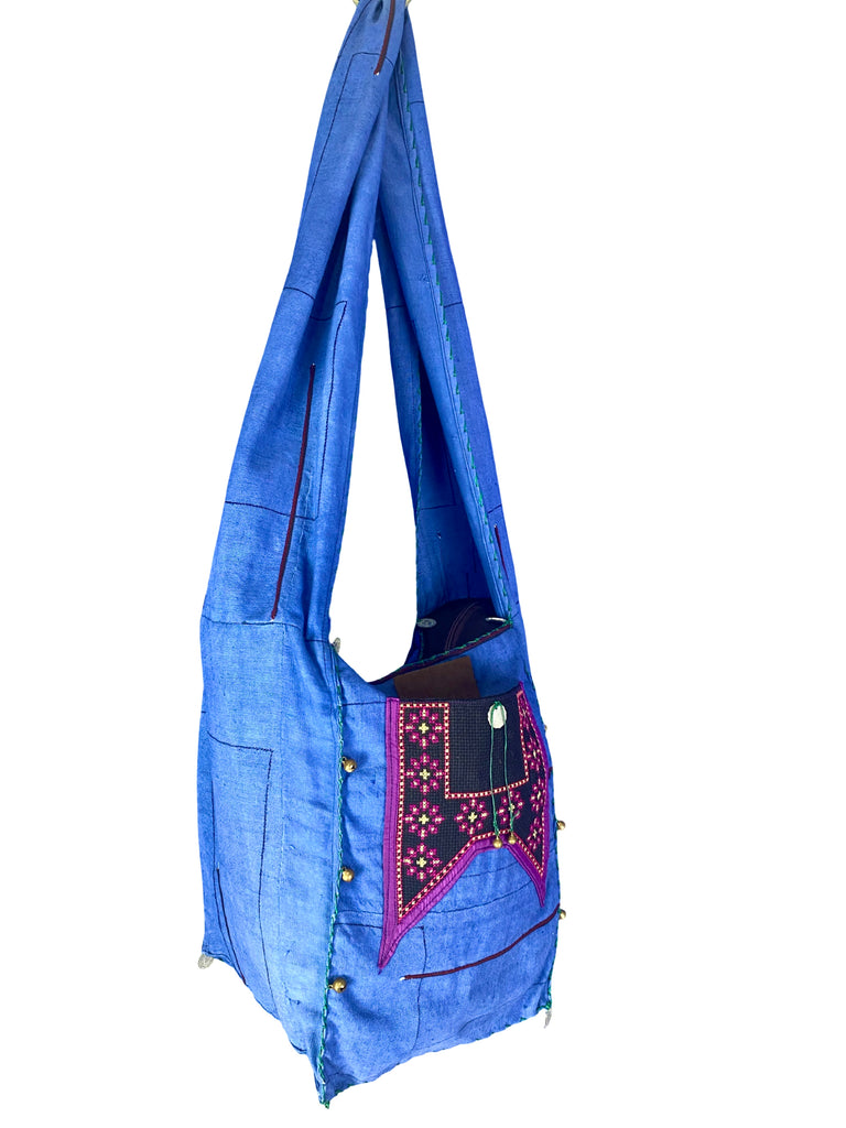 Earth Kiss - Sling Tote