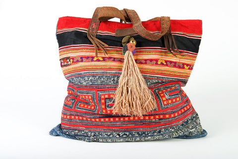 Young Rebel - Large Vintage Boho Shoulder Bag Hmong Red and Black Patterned Fabric