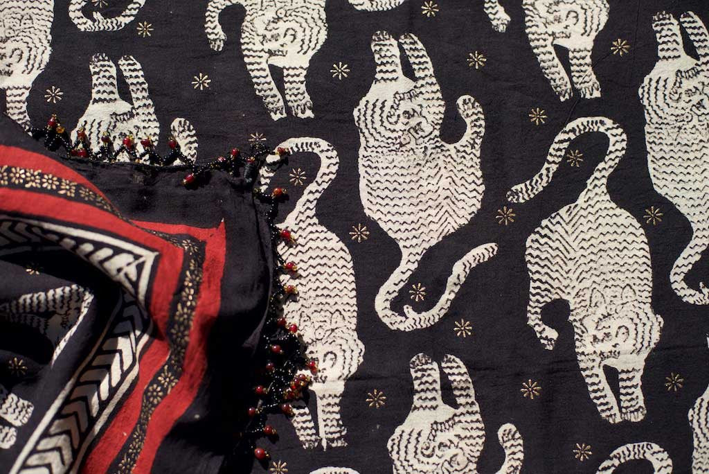 Sarong - Leopard Motif in Black & Crimson Hand Blockprint Indian Cotton Sarong - Leopard Motif in Black & Crimson Hand Blockprint Indian Cotton